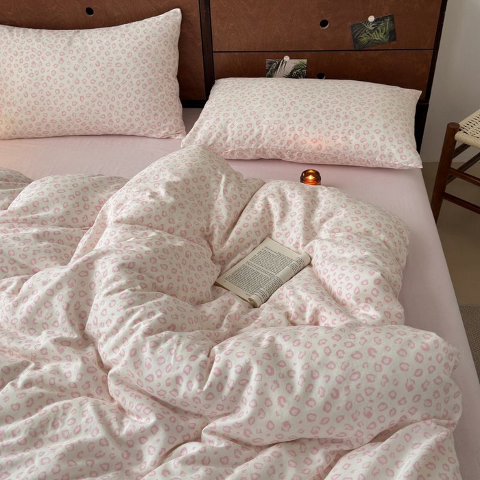 91家纺网 家纺一手货源 找家纺 典曼家纺 2025新款双层纱小清新印花四件套-床拍 粉红少女