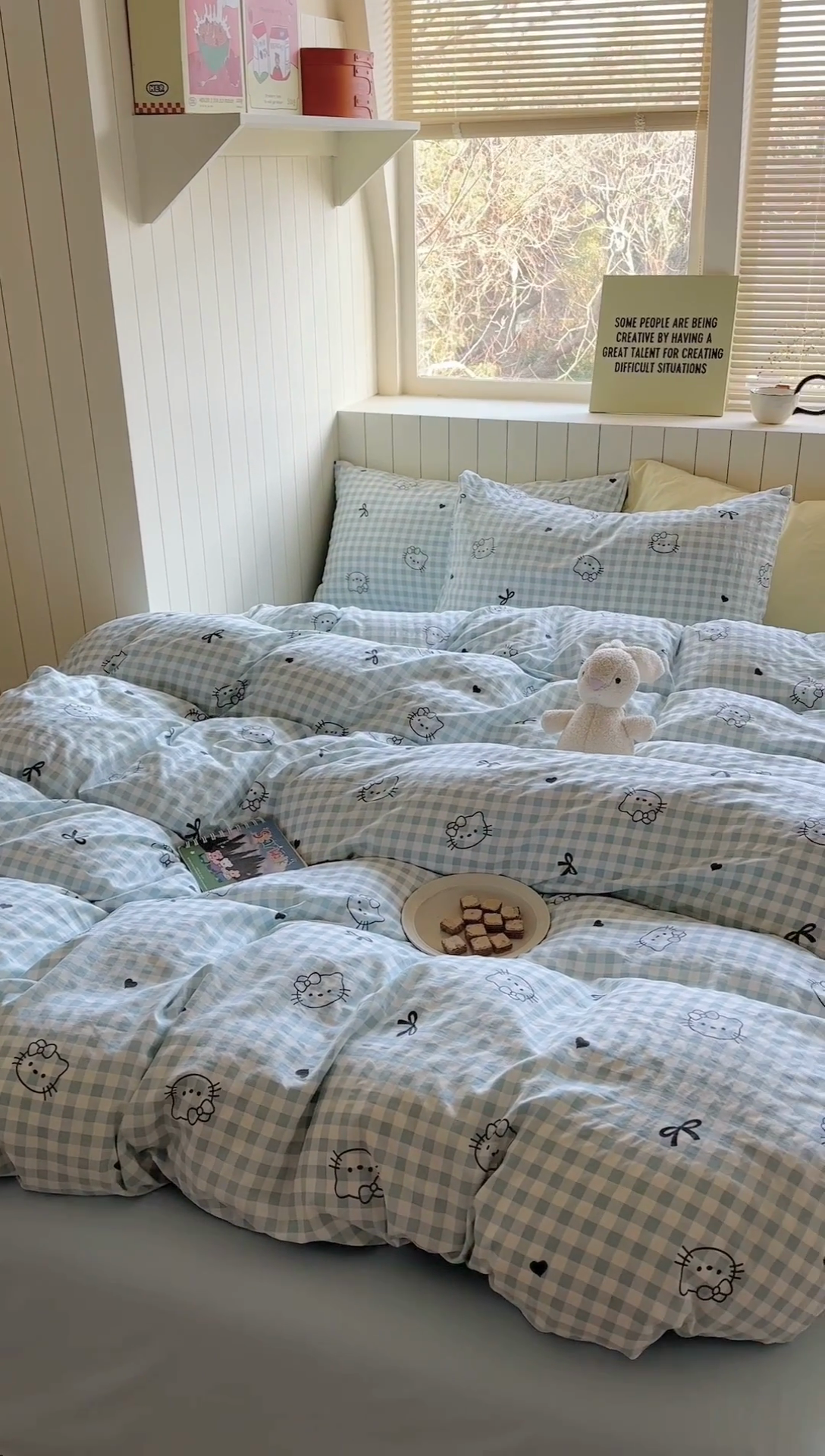 91家纺网 家纺一手货源 找家纺 繁花家居 2025新款软乎乎时尚印花水洗棉四件套 格子猫咪蓝