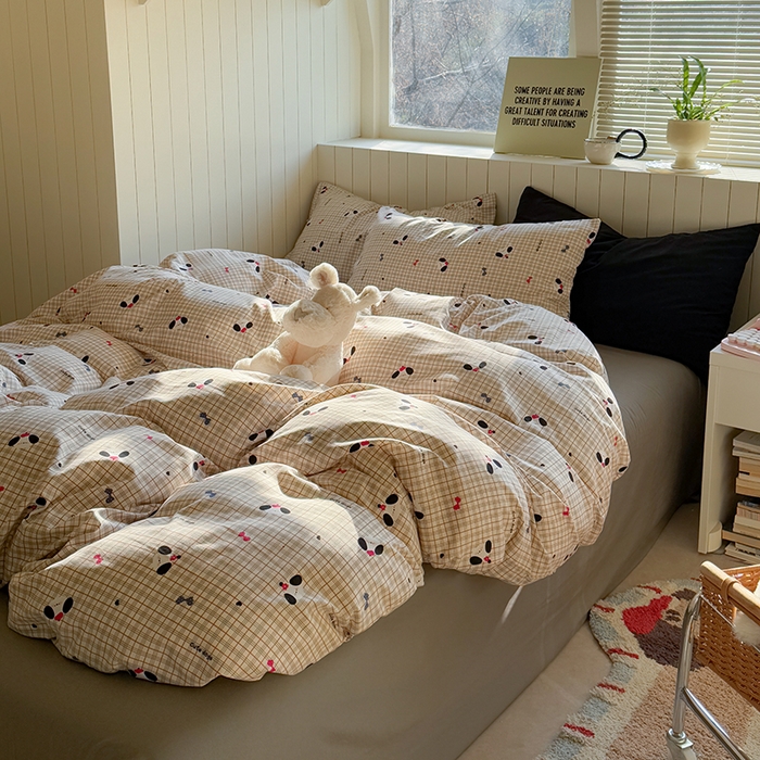 91家纺网 家纺一手货源 找家纺 繁花家居 2025新款软乎乎时尚印花水洗棉四件套 格子小狗