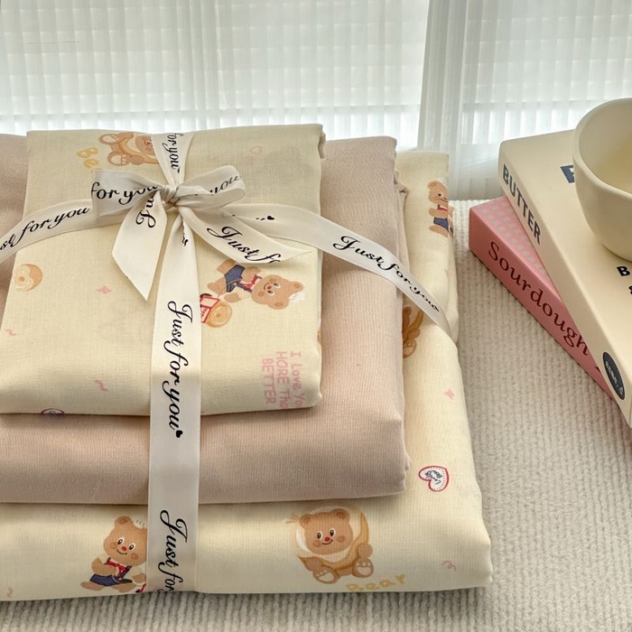 91家纺网 家纺一手货源 找家纺 2025新款双层纱印花卡通四件套-叠拍 面包熊