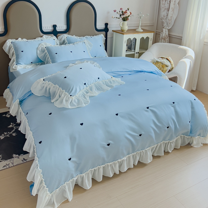 91家纺网 家纺一手货源 找家纺 花香四季家纺 2025新款法式蕾丝裙边刺绣仙女公主风四件套 爱心蓝