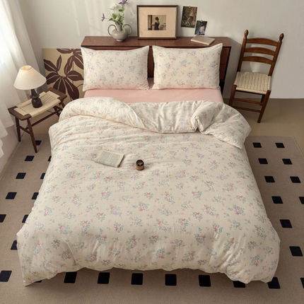 91家纺网 家纺一手货源 找家纺 典曼家纺 2025新款双层纱小清新印花四件套-床拍 语薇