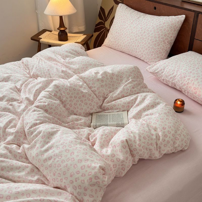 91家纺网 家纺一手货源 找家纺 典曼家纺 2025新款双层纱小清新印花四件套-床拍 粉红少女