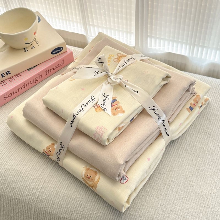 91家纺网 家纺一手货源 找家纺 2025新款双层纱印花卡通四件套-叠拍 面包熊