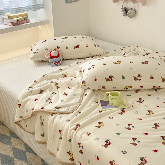 91家纺网 家纺一手货源 找家纺 桃子家居  2025新款A类高品质牛奶针织棉软糯大豆夏被 针织棉-可爱小腊肠