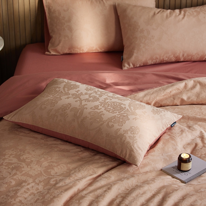 91家纺网 家纺一手货源 找家纺 风向标家纺 2025全棉浮雕提花四件套-科林斯系列（风格一） 科林斯-蜜棕红