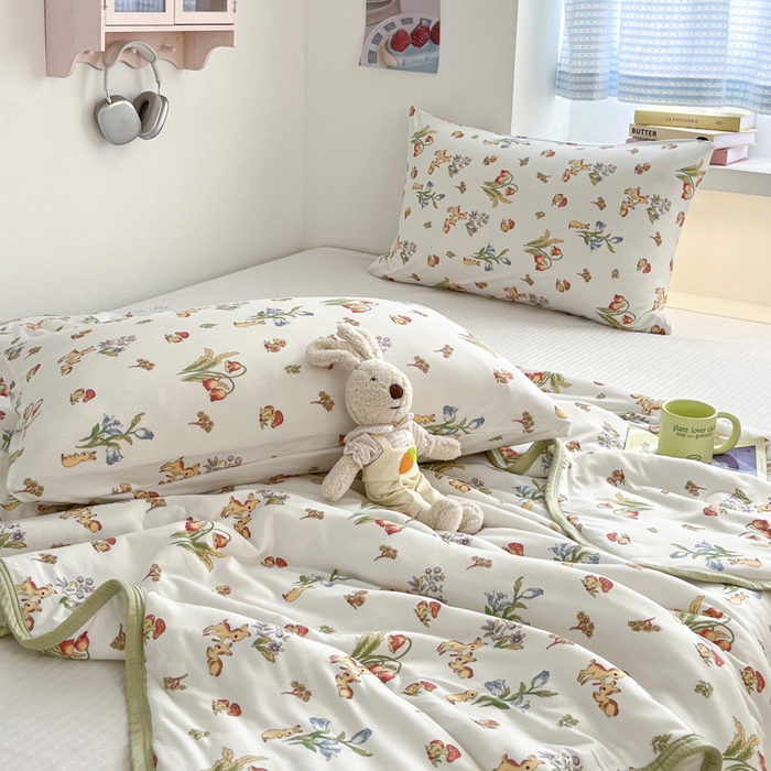 91家纺网 家纺一手货源 找家纺 桃子家居  2025新款A类高品质牛奶针织棉软糯大豆夏被 针织棉-花间小鹿