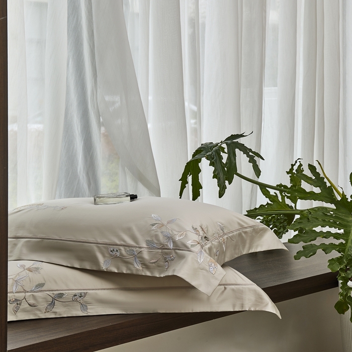 91家纺网 家纺一手货源 找家纺 爱情故事2025春夏居家新品四件套 秋叶-灰白