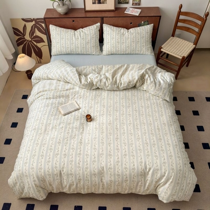 91家纺网 家纺一手货源 找家纺 典曼家纺 2025新款双层纱小清新印花四件套-床拍 浪漫邂逅