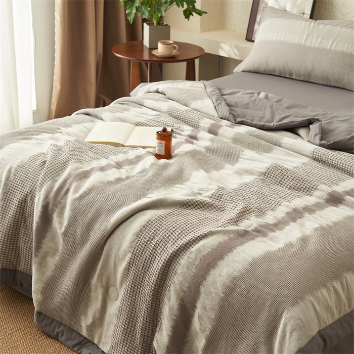 91家纺网 家纺一手货源 找家纺 2025新款全棉色织大提花棉花夏凉被 被子被芯 洛川-灰