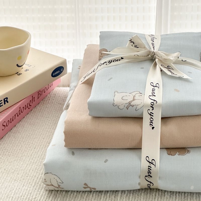 91家纺网 家纺一手货源 找家纺 2025新款双层纱印花卡通四件套-叠拍 甜茶兔