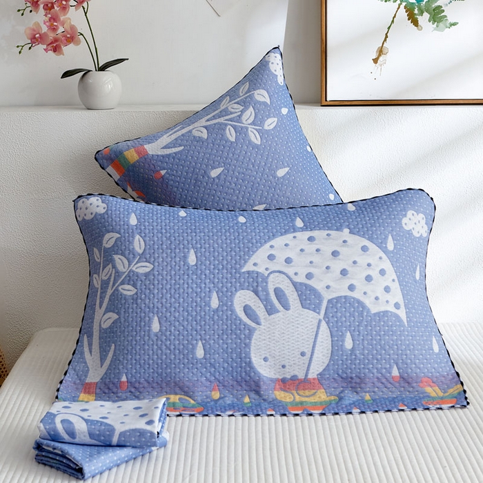 91家纺网 家纺一手货源 找家纺 朴尔家纺-毛巾被 2025新款蜂窝透气提花锁边立体枕巾 雨中兔-蓝