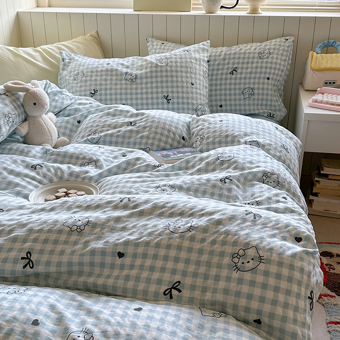 91家纺网 家纺一手货源 找家纺 繁花家居 2025新款软乎乎时尚印花水洗棉四件套 格子猫咪蓝