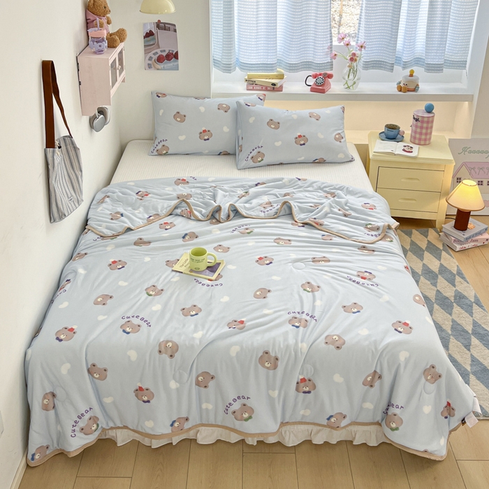 91家纺网 家纺一手货源 找家纺 桃子家居  2025新款A类高品质牛奶针织棉软糯大豆夏被 针织棉-蓝色可爱熊