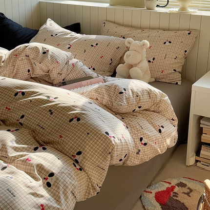 91家纺网 家纺一手货源 找家纺 繁花家居 2025新款软乎乎时尚印花水洗棉四件套 格子小狗