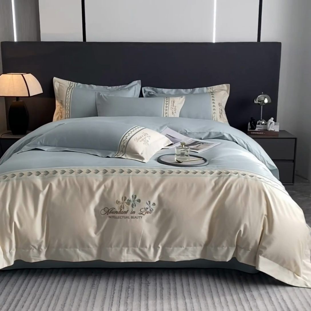 91家纺网 家纺一手货源 找家纺 桃园 2025新款全棉长绒棉刺绣绣花四件套-西西里系列 飘蓝