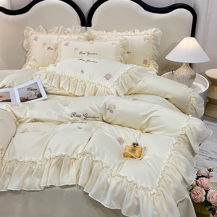 91家纺网 家纺一手货源 找家纺 花香四季家纺 2025新款法式蕾丝裙边刺绣仙女公主风四件套 玫瑰米