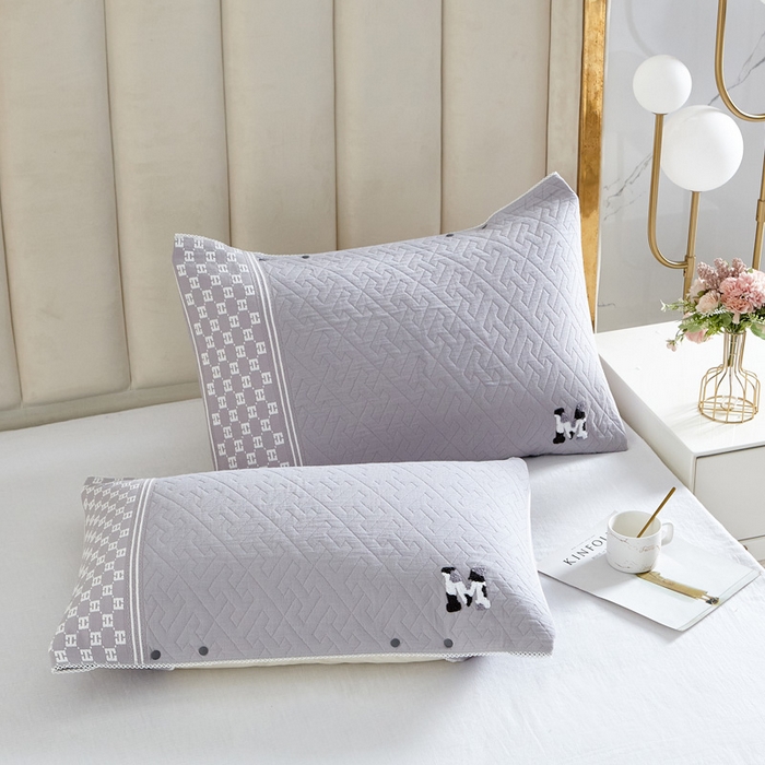 91家纺网 家纺一手货源 找家纺 朴尔家纺-毛巾被 2025新款纱布毛巾绣花素色半包枕套枕巾系列 绣花半包枕套-浅灰