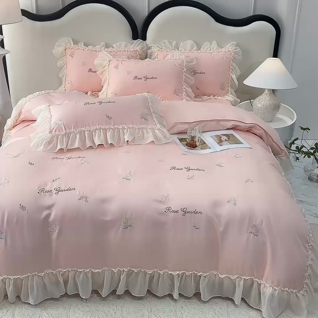 91家纺网 家纺一手货源 找家纺 花香四季家纺 2025新款法式蕾丝裙边刺绣仙女公主风四件套 玫瑰玉