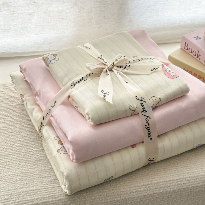 91家纺网 家纺一手货源 找家纺 2025新款双层纱印花卡通四件套-叠拍 嬉戏谷