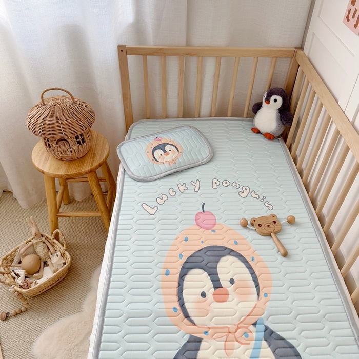 91家纺网 家纺一手货源 找家纺 美乐迪家纺 2025新款儿童乳胶凉席 小企鹅