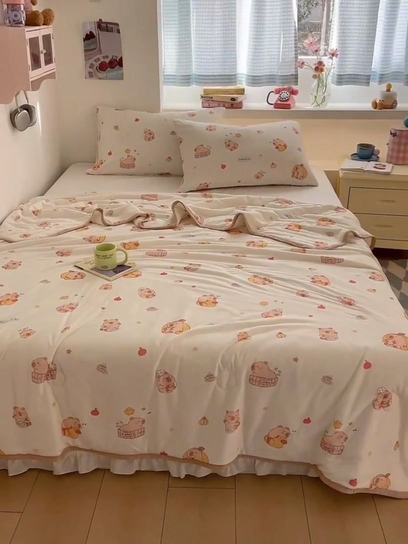 91家纺网 家纺一手货源 找家纺 桃子家居  2025新款A类高品质牛奶针织棉软糯大豆夏被 针织棉-可爱小豚鼠