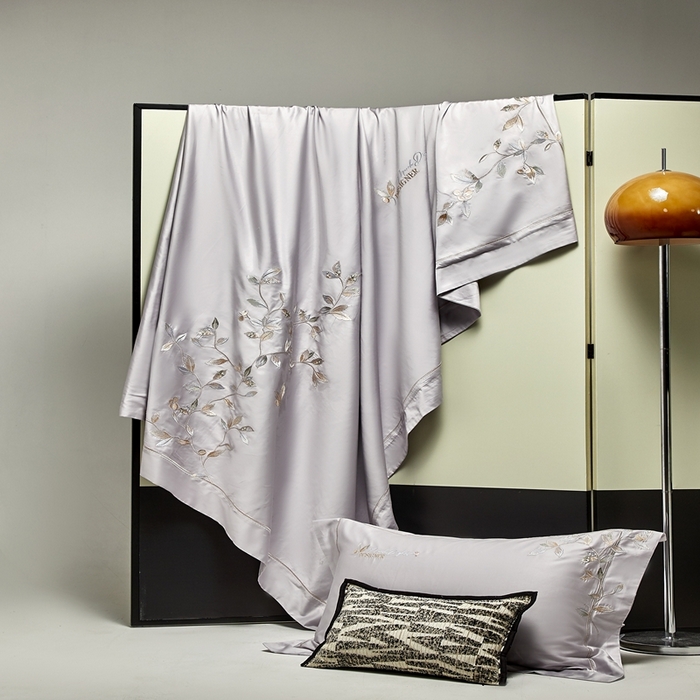 91家纺网 家纺一手货源 找家纺 爱情故事2025春夏居家新品四件套 秋叶-浅紫色