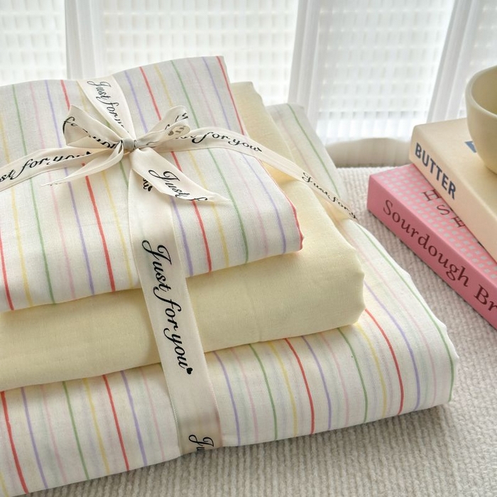 91家纺网 家纺一手货源 找家纺 2025新款双层纱印花卡通四件套-叠拍 简约派