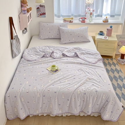 91家纺网 家纺一手货源 找家纺 桃子家居  2025新款A类高品质牛奶针织棉软糯大豆夏被 针织棉-紫色小兔