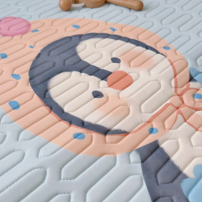 91家纺网 家纺一手货源 找家纺 美乐迪家纺 2025新款儿童乳胶凉席 小企鹅