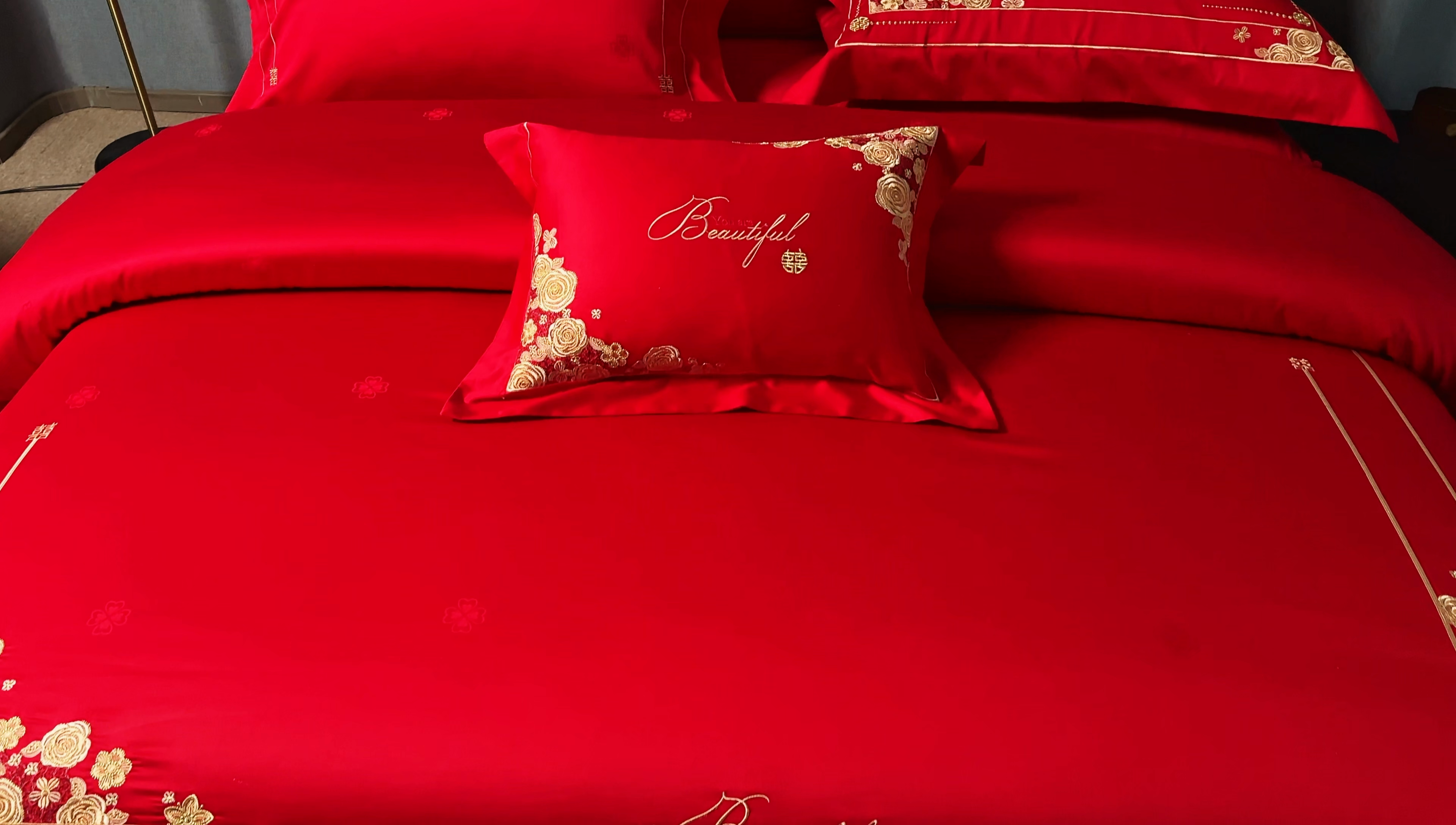 91家纺网 家纺一手货源 找家纺 爱情故事2025新款婚庆新品 甜言蜜语