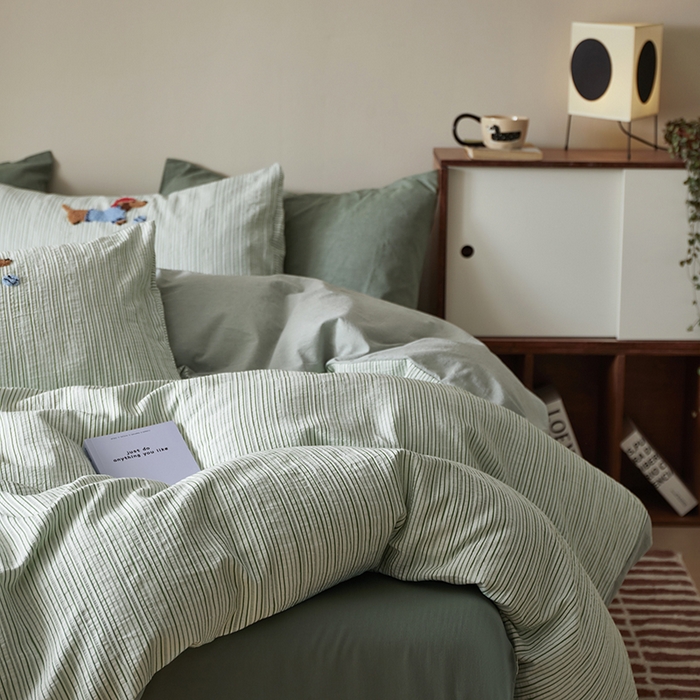 91家纺网 家纺一手货源 找家纺 怡家居 2025新款色织大提花立体毛巾绣四件套 绿条腊肠狗