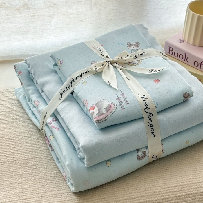 91家纺网 家纺一手货源 找家纺 2025新款双层纱印花卡通四件套-叠拍 神气猫