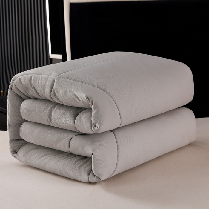 91家纺网 家纺一手货源 找家纺 招财狼 2025新款抗菌小竹棉冬被 小竹棉-浅灰