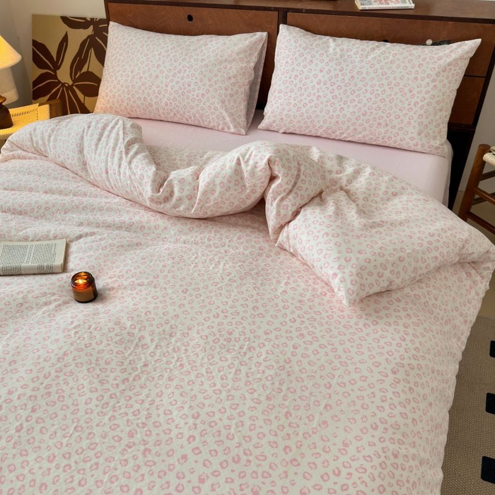 91家纺网 家纺一手货源 找家纺 典曼家纺 2025新款双层纱小清新印花四件套-床拍 粉红少女