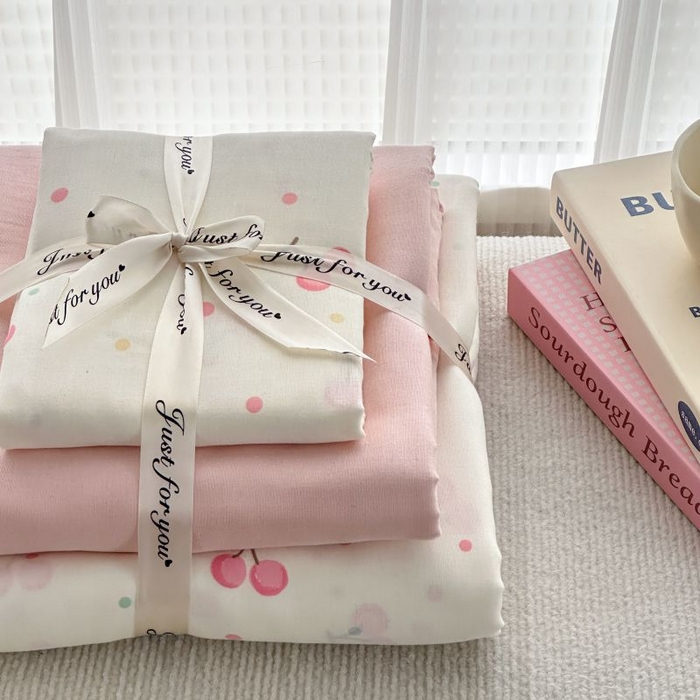 91家纺网 家纺一手货源 找家纺 2025新款双层纱印花卡通四件套-叠拍 樱桃果