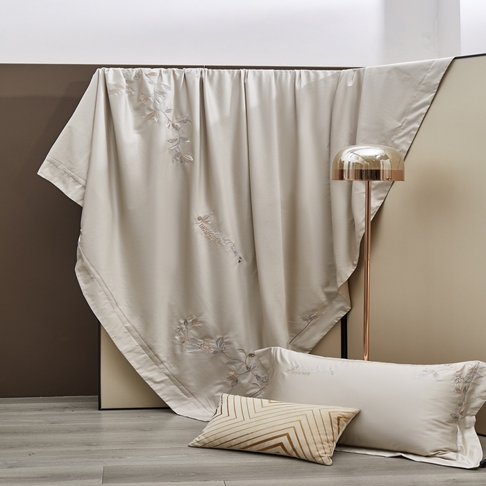 91家纺网 家纺一手货源 找家纺 爱情故事2025春夏居家新品四件套 秋叶-灰白