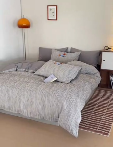 91家纺网 家纺一手货源 找家纺 怡家居 2025新款色织大提花立体毛巾绣四件套 黑条腊肠狗