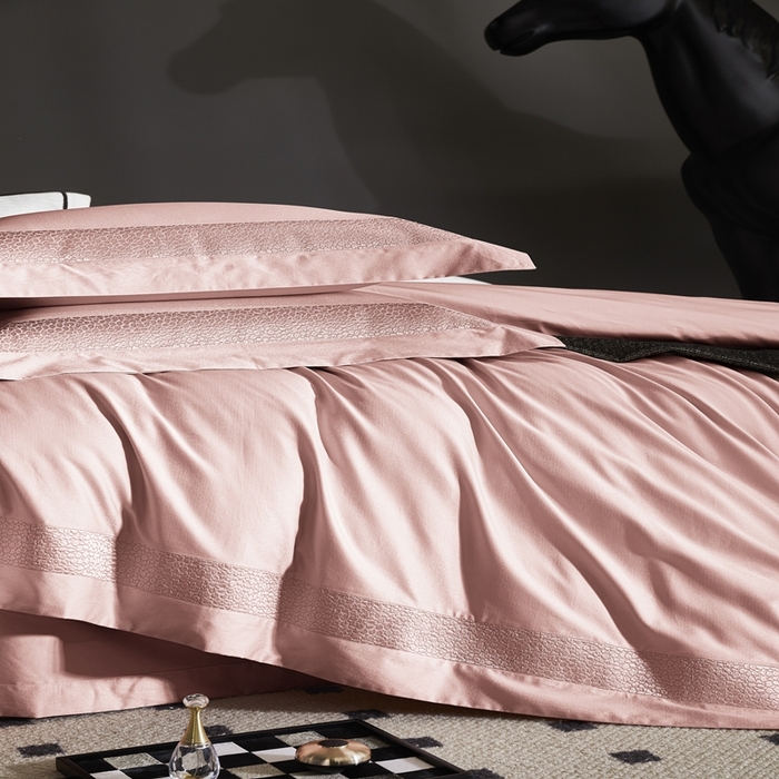 91家纺网 家纺一手货源 找家纺 爱情故事2025春夏居家新品四件套 臻彩（粉）