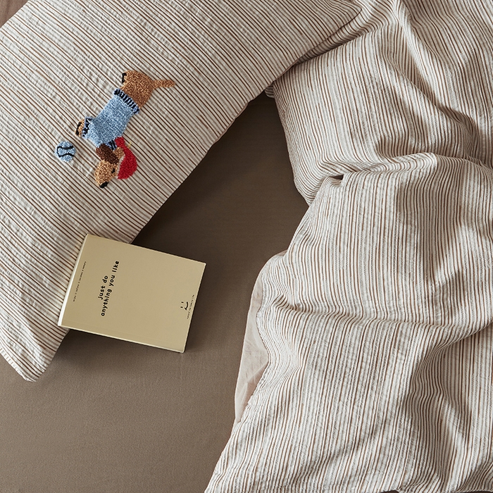 91家纺网 家纺一手货源 找家纺 怡家居 2025新款色织大提花立体毛巾绣四件套 咖条腊肠狗