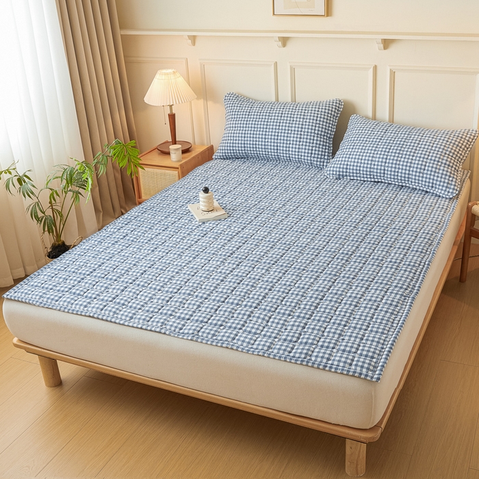 91家纺网 家纺一手货源 找家纺 恋绒家纺 2025新款无印风床褥床护垫宿舍床垫亲肤水洗棉软床垫 蓝小格