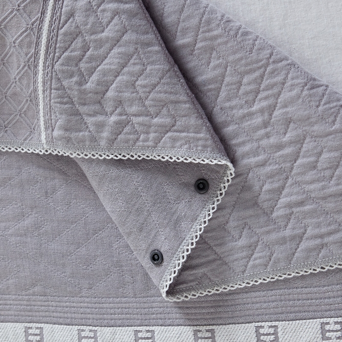 91家纺网 家纺一手货源 找家纺 朴尔家纺-毛巾被 2025新款纱布毛巾绣花素色半包枕套枕巾系列 绣花半包枕套-浅灰