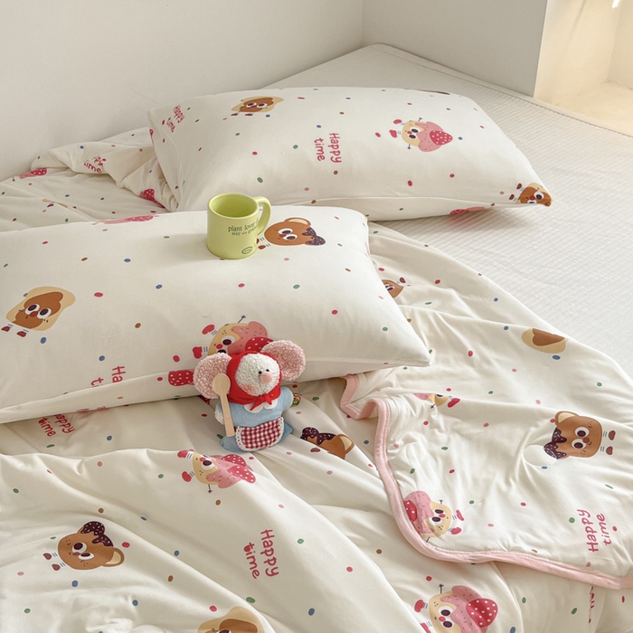 91家纺网 家纺一手货源 找家纺 桃子家居  2025新款A类高品质牛奶针织棉软糯大豆夏被 针织棉-开心时刻