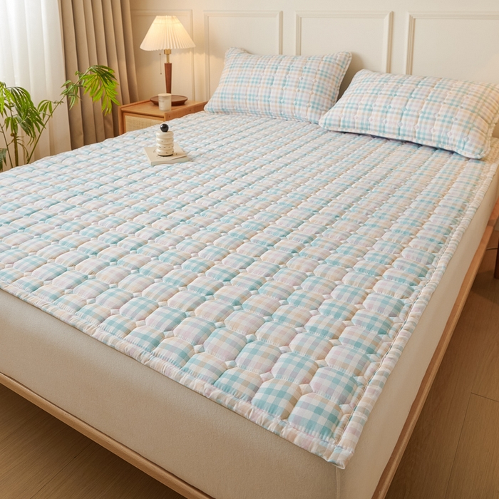 91家纺网 家纺一手货源 找家纺 恋绒家纺 2025新款无印风床褥床护垫宿舍床垫亲肤水洗棉软床垫 粉蓝格