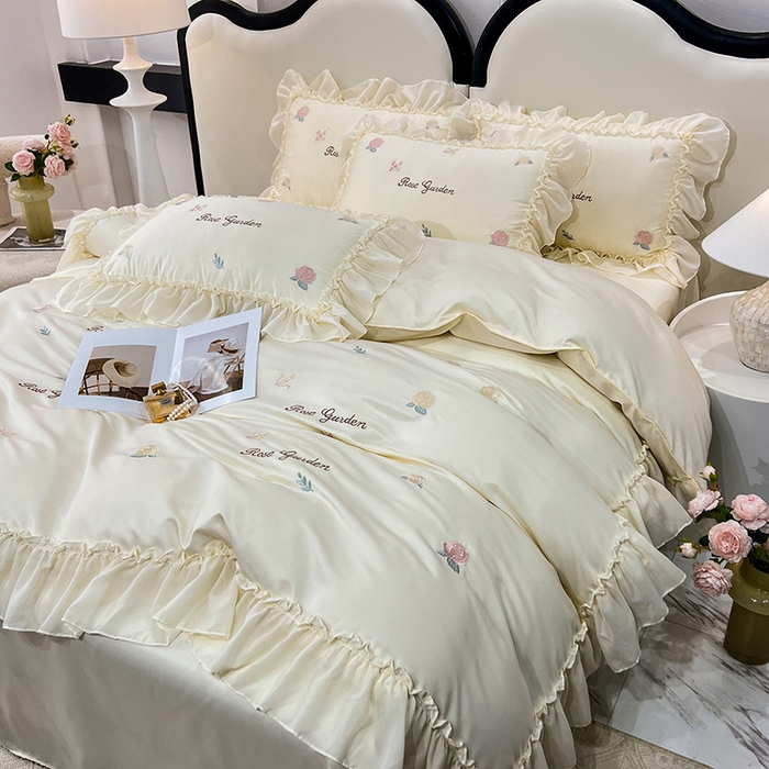 91家纺网 家纺一手货源 找家纺 花香四季家纺 2025新款法式蕾丝裙边刺绣仙女公主风四件套 玫瑰米