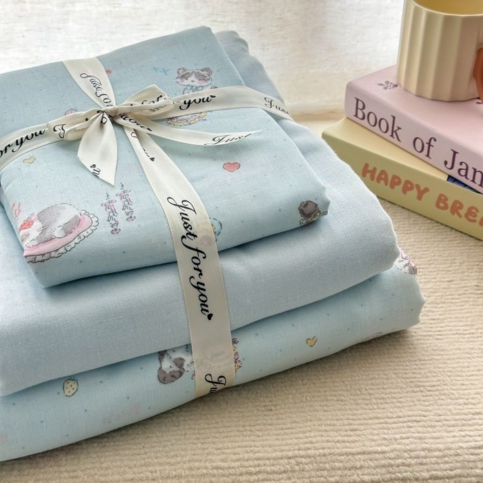 91家纺网 家纺一手货源 找家纺 2025新款双层纱印花卡通四件套-叠拍 神气猫