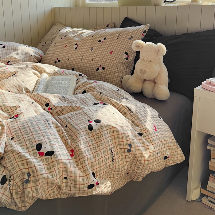 91家纺网 家纺一手货源 找家纺 繁花家居 2025新款软乎乎时尚印花水洗棉四件套 格子小狗