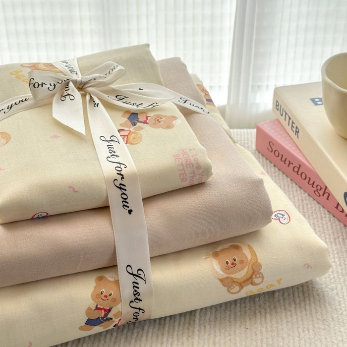 91家纺网 家纺一手货源 找家纺 2025新款双层纱印花卡通四件套-叠拍 面包熊