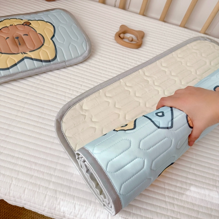 91家纺网 家纺一手货源 找家纺 美乐迪家纺 2025新款儿童乳胶凉席 卡皮巴拉