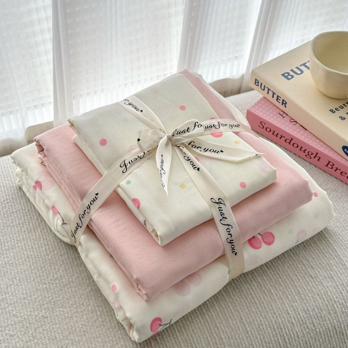 91家纺网 家纺一手货源 找家纺 2025新款双层纱印花卡通四件套-叠拍 樱桃果